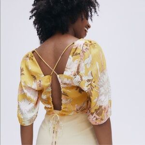 H&M Floral Yellow Cropped Blouse With Adjustable Tie Small
